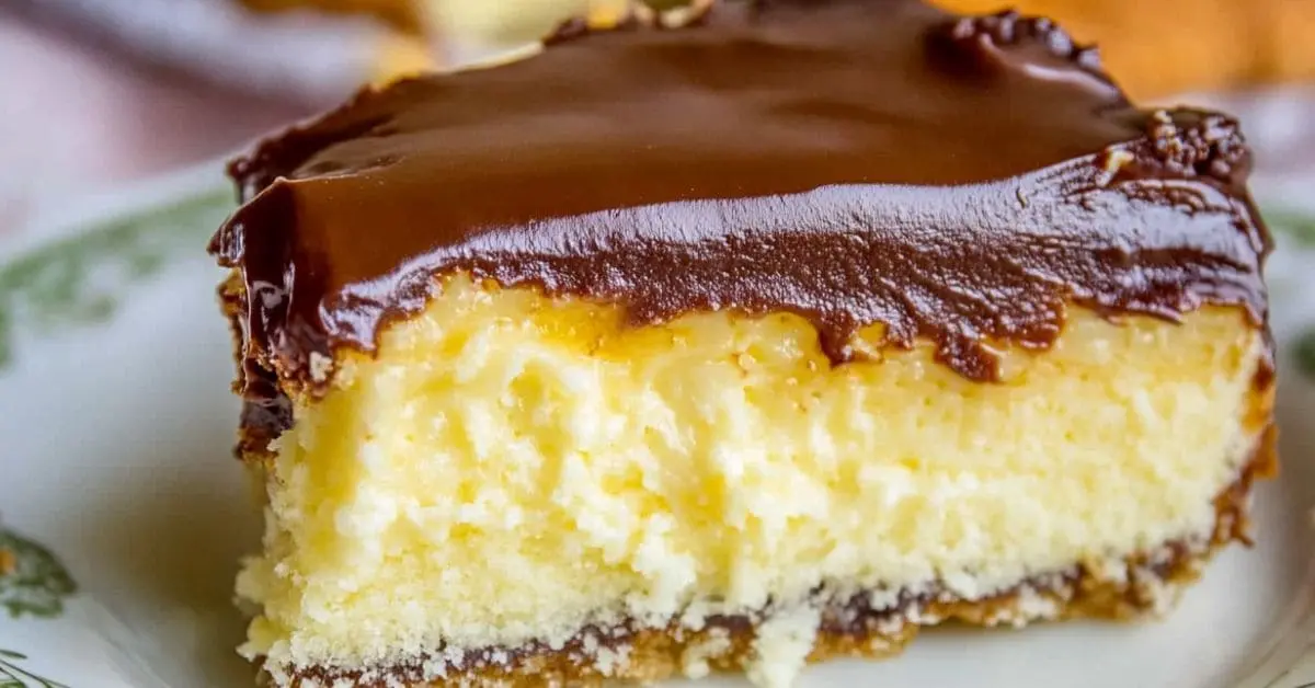 Boston Cream Pie Poke Cake: Irresistibly Delicious Recipe!